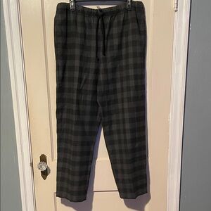 Babaton Black & Dark Gray Plaid Drawstring Joggers